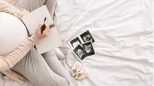 Khi đi sinh mẹ cần chuẩn bị đầy đủ giấy khám thai
